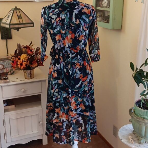 Enfocus Petite Dark Floral Dress. Professional,  Career, Romcom - Picture 5 of 11